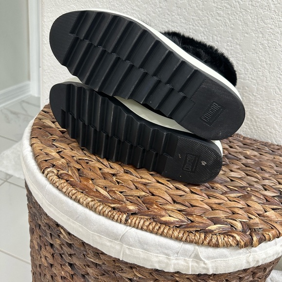 Cougar Black Fur-Trimmed Winter Boots - Picture 5 of 5